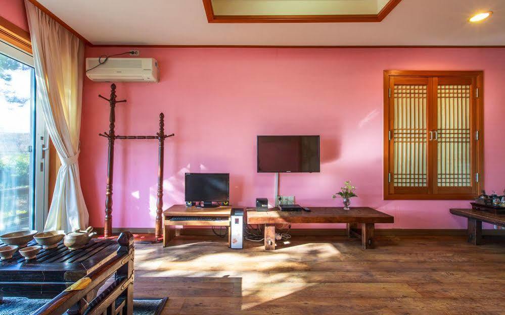 Casa Seorak Bed And Breakfast Sokcho Exterior photo